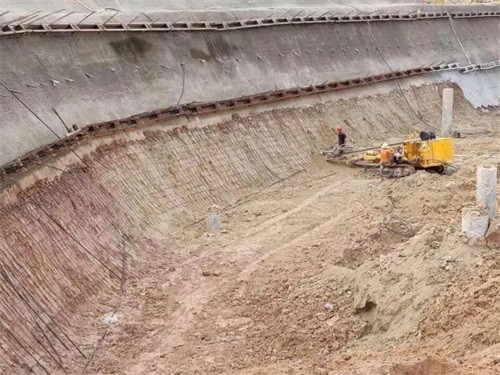 平舆基坑边坡加固